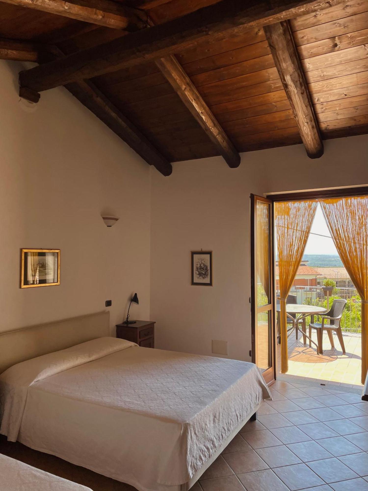 Agriturismo Le Viole Barolo Exterior foto